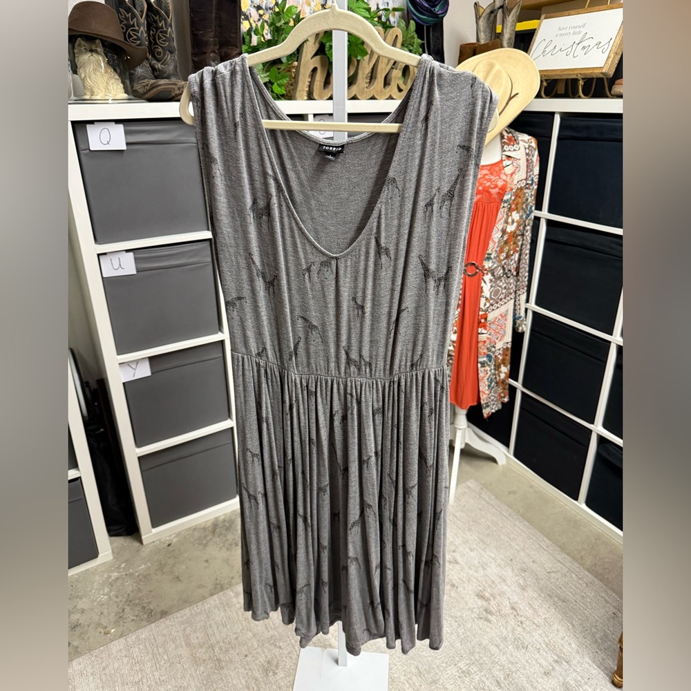 Torrid Sleeveless Gray Giraffe Print Gathered Waist Women's Dress